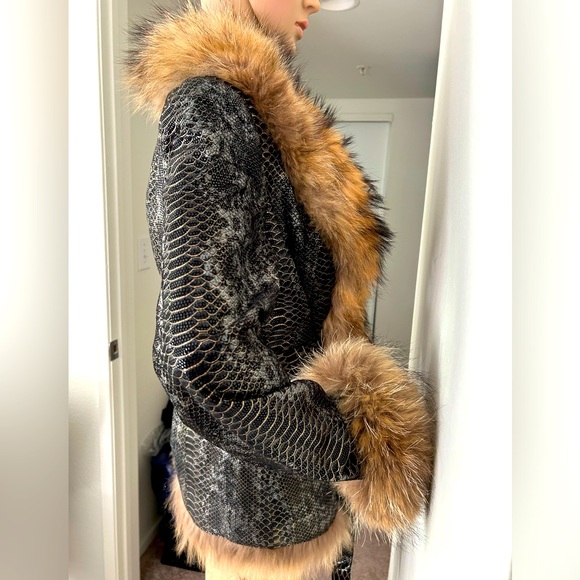 ✨NWOT✨ CACHE Absolutely Stunning Snake Leather Jacket with Fur Trim - Size 4 - Picture 3 of 12